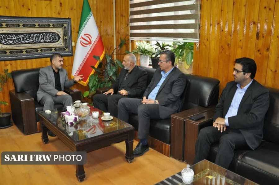 زائران مازندرانی درخت می‌کارند